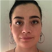 Graduada en Filología Hispánica, cursando master en literatura.